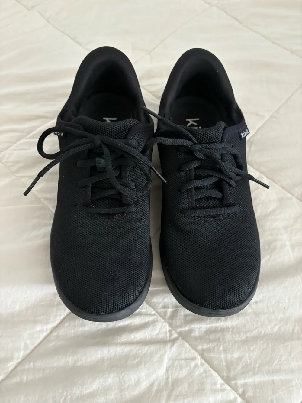 Kizik Men's 7 women's 8.5 Madrid Eco Knit in Blackout